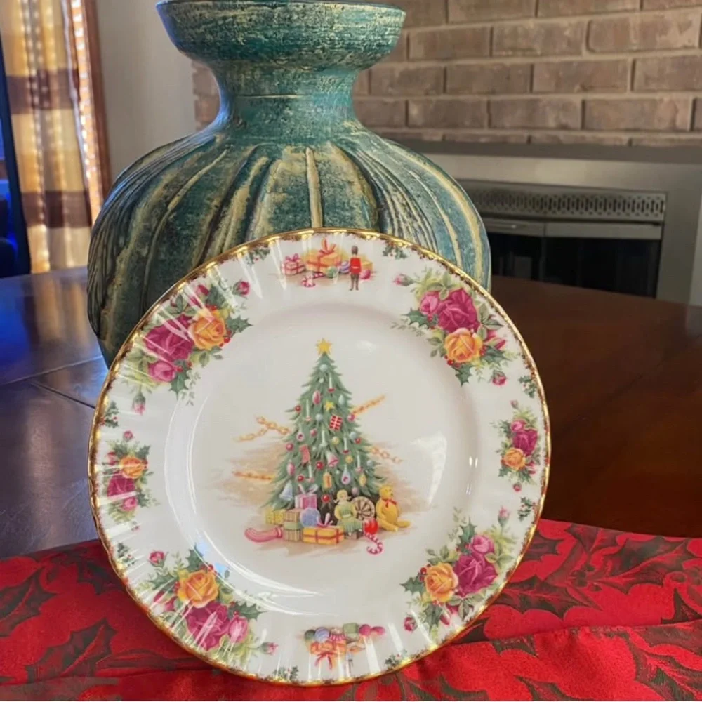 Royal Albert Christmas Magic 1990 Plates Set 4 NIB Bone China Rare England